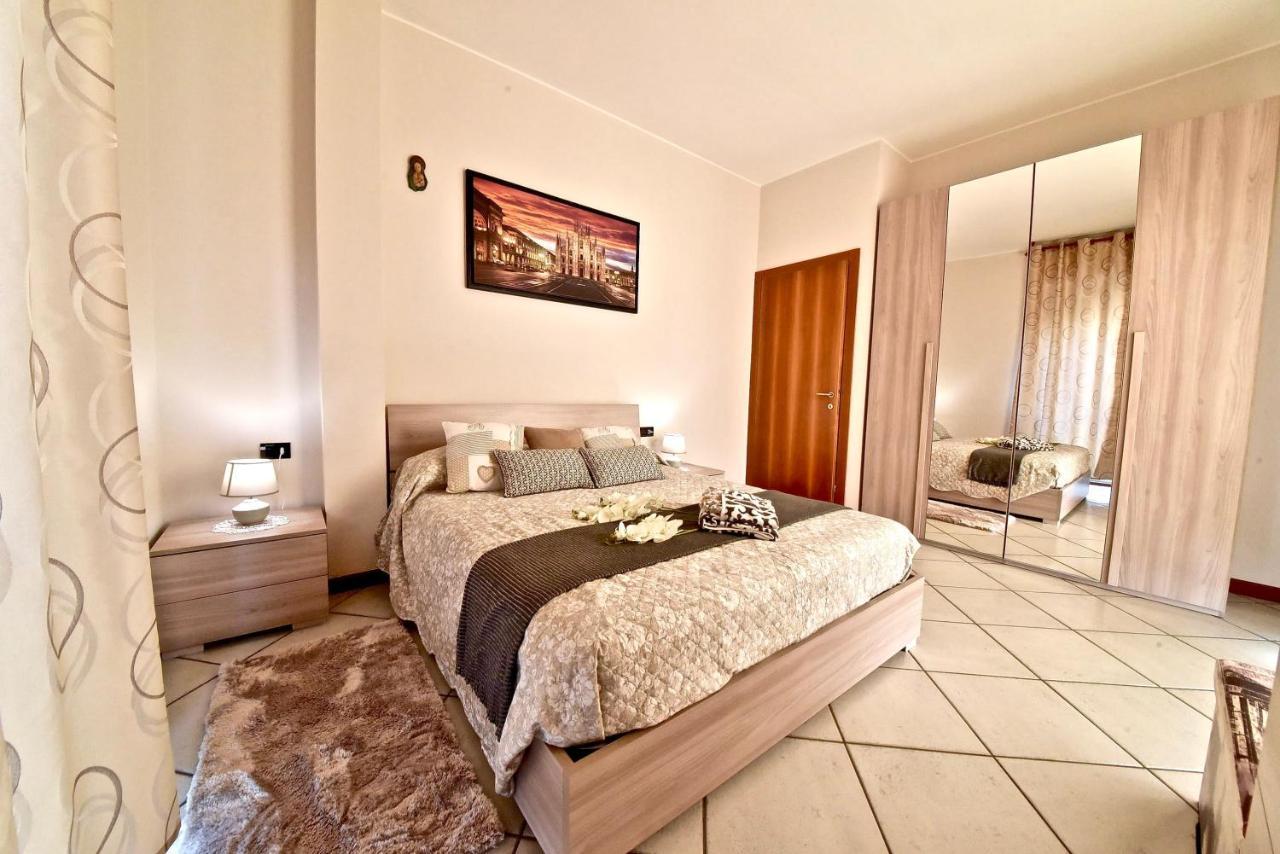 Modern Apartment Halfway Between Milan And Como Cogliate Eksteriør billede